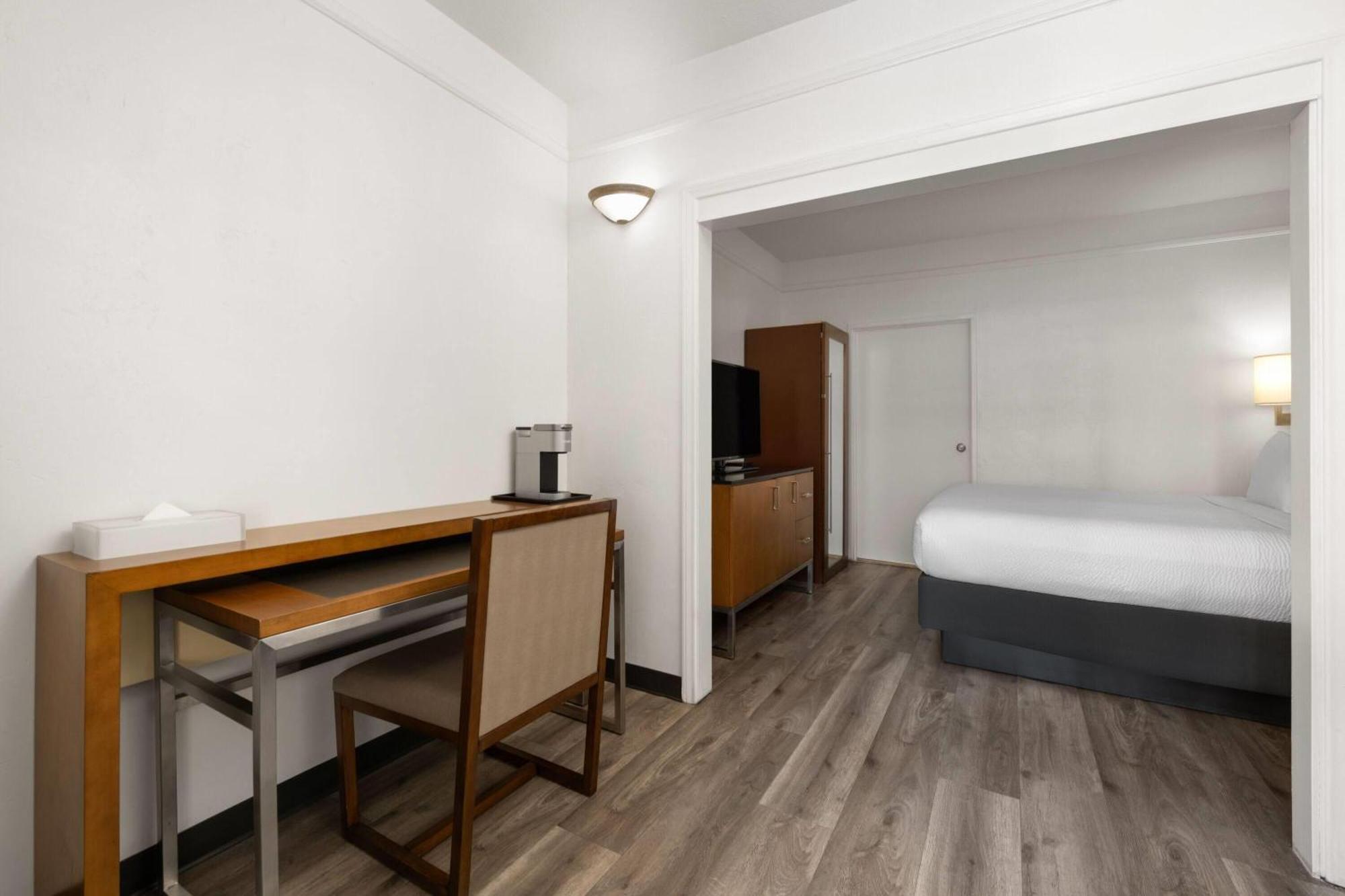 King Studio Suite - Non-Smoking,1746845700:JPEG
